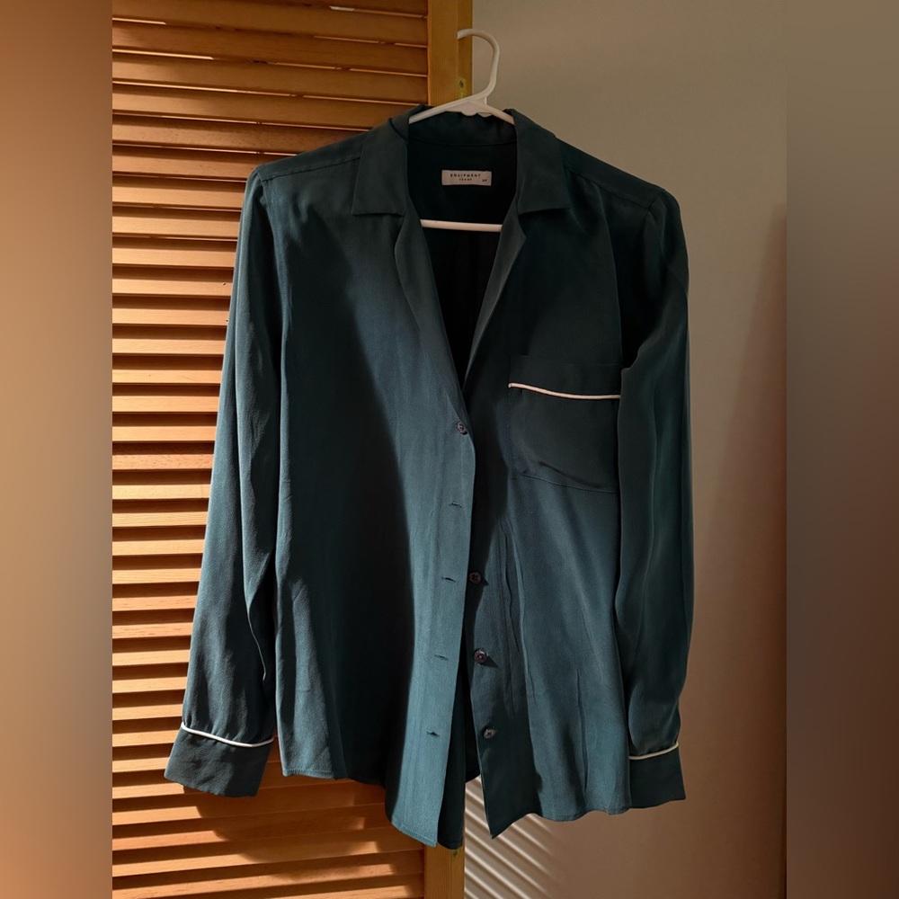 Equipment Keira Silk Shirt in Emerald Green with White Piping